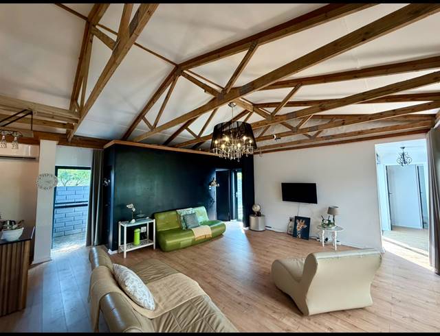 4 BEDROOM HOUSE FOR SALE IN MEER EN SEE